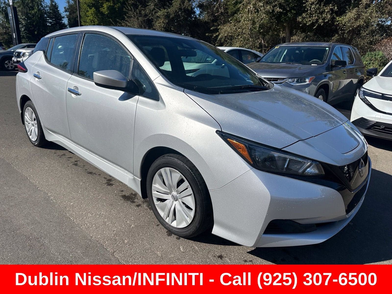 2025 Nissan LEAF S — photo 1 of 5