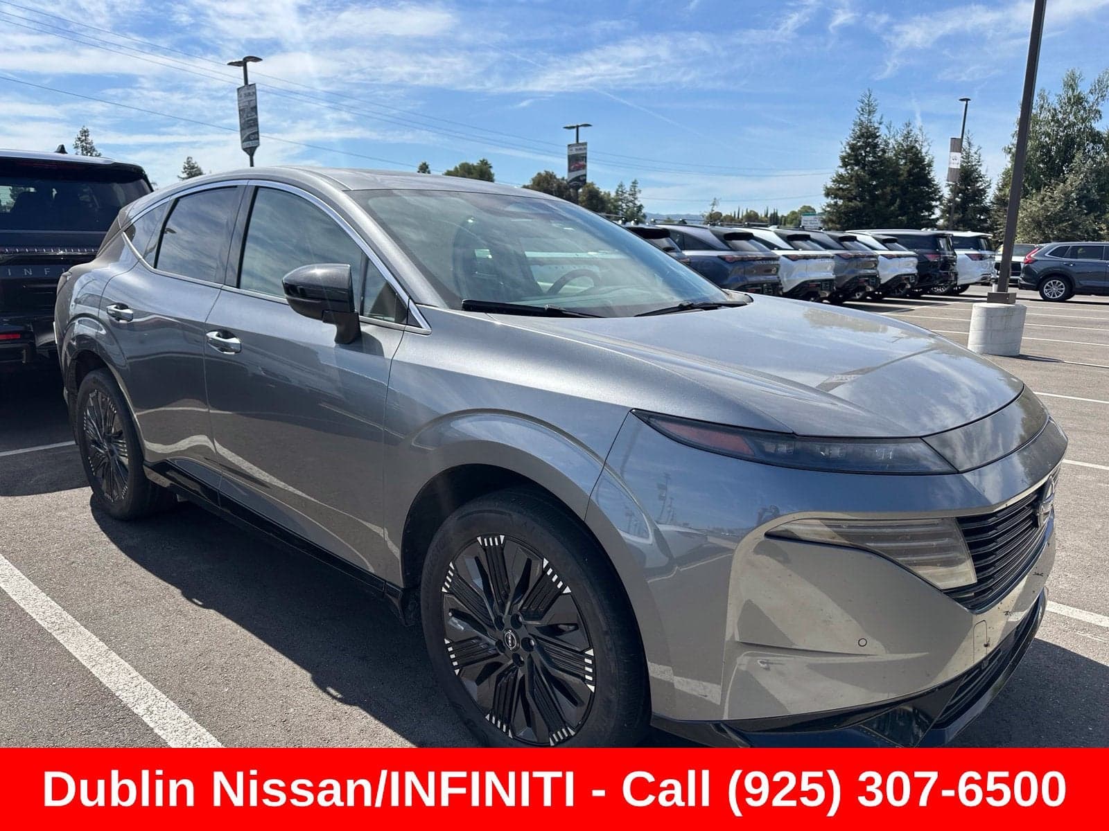 2025 Nissan Murano Platinum — photo 1 of 5