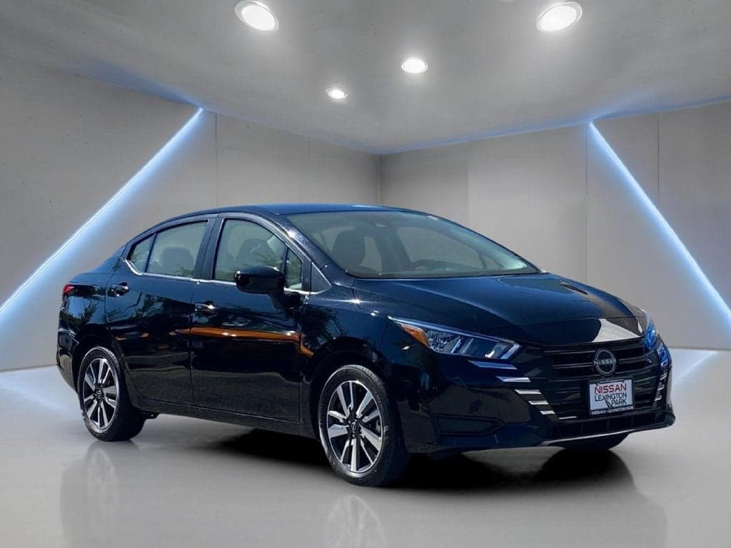 2024 Nissan Versa SV — photo 1 of 5