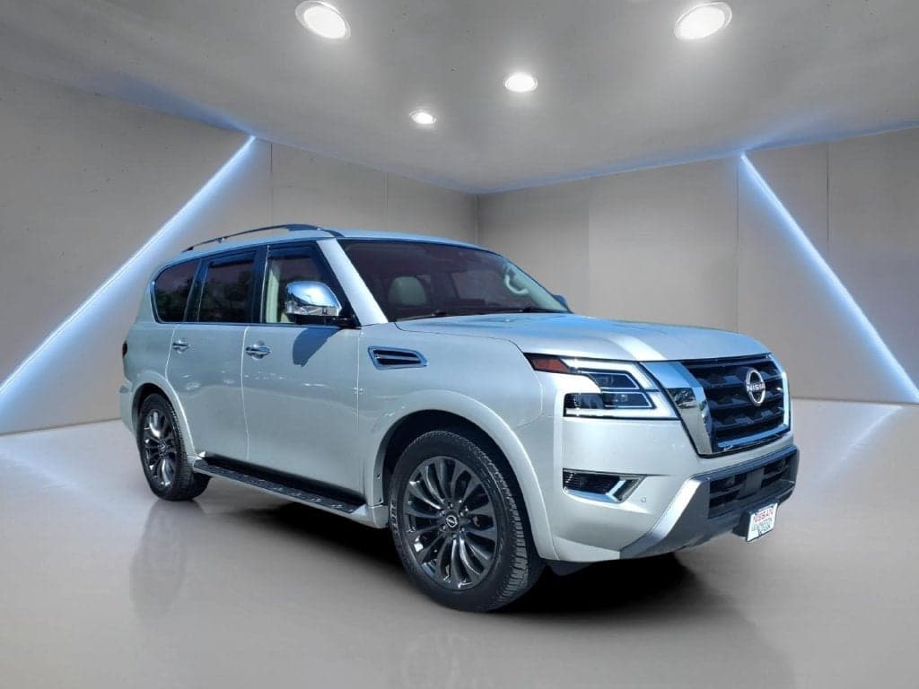 2023 Nissan Armada Platinum — photo 1 of 5