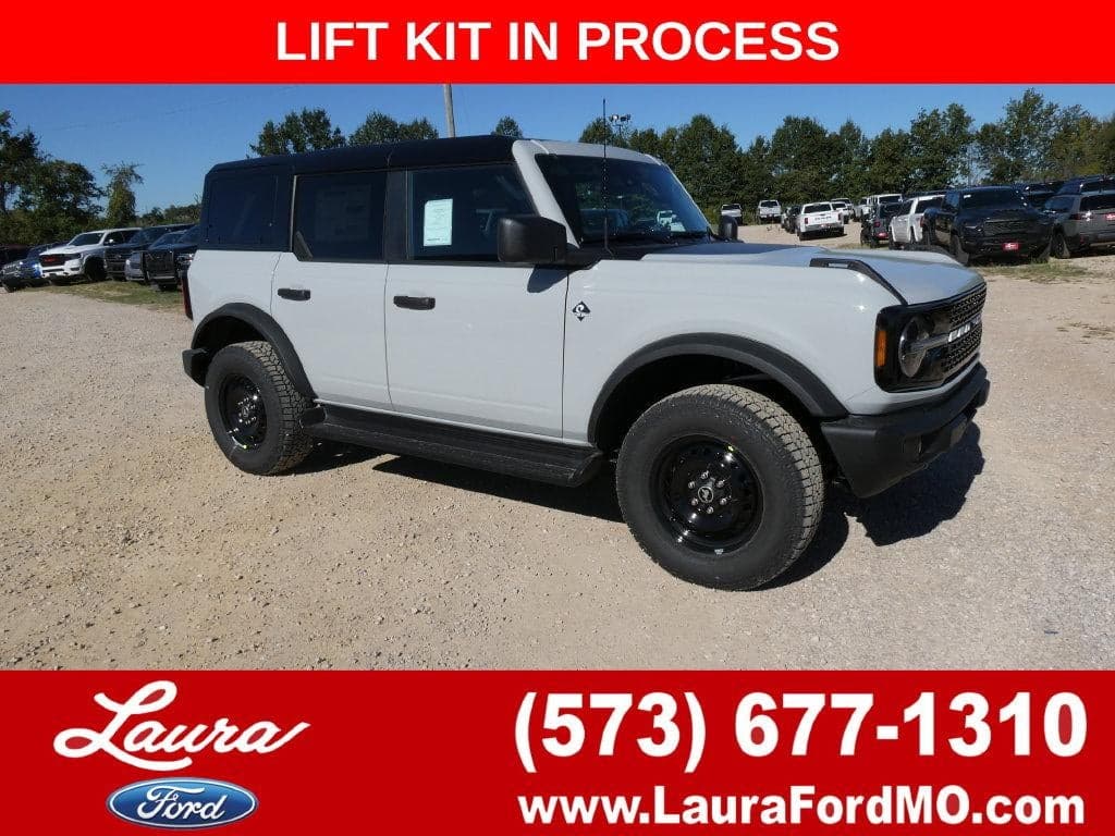 2026 Ford Bronco Outer Banks — photo 1 of 43