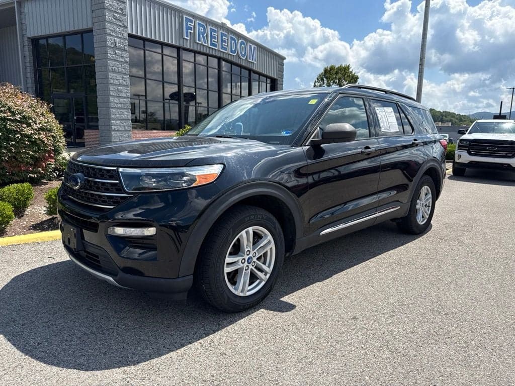 2021 Ford Explorer XLT — photo 1 of 33