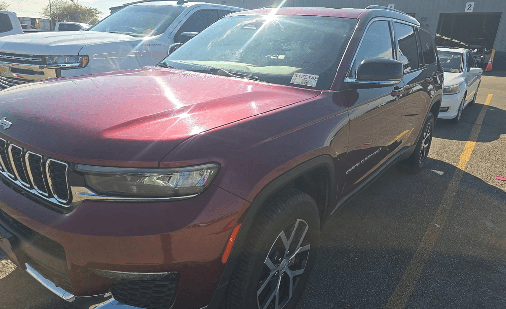 2024 Jeep Grand Cherokee L Limited — photo 1 of 5