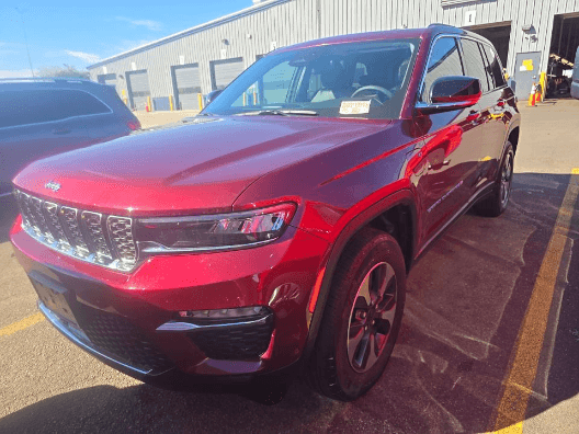 2023 Jeep Grand Cherokee Base — photo 1 of 5