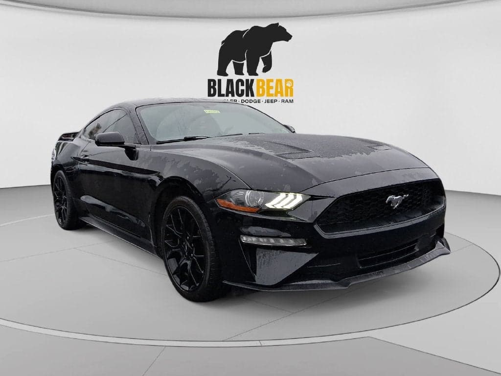 2018 Ford Mustang EcoBoost — photo 1 of 8