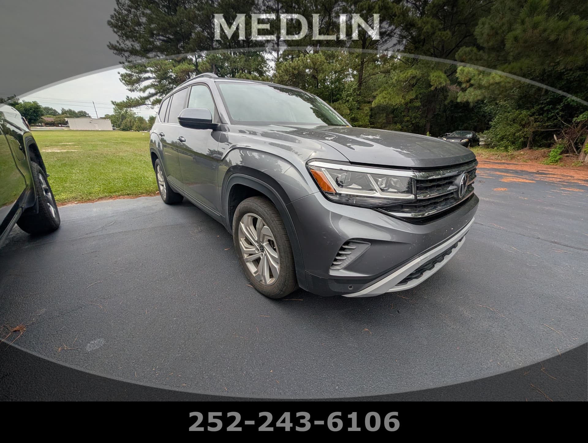2023 Volkswagen Atlas 3.6L V6 SE w/Technology — photo 1 of 5
