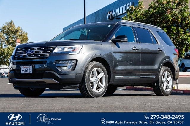 2017 Ford Explorer XLT — photo 1 of 5