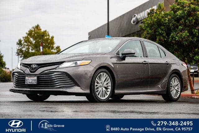 2020 Toyota Camry XLE — photo 1 of 5