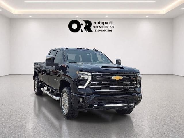 2025 Chevrolet Silverado 2500HD LT — photo 1 of 39