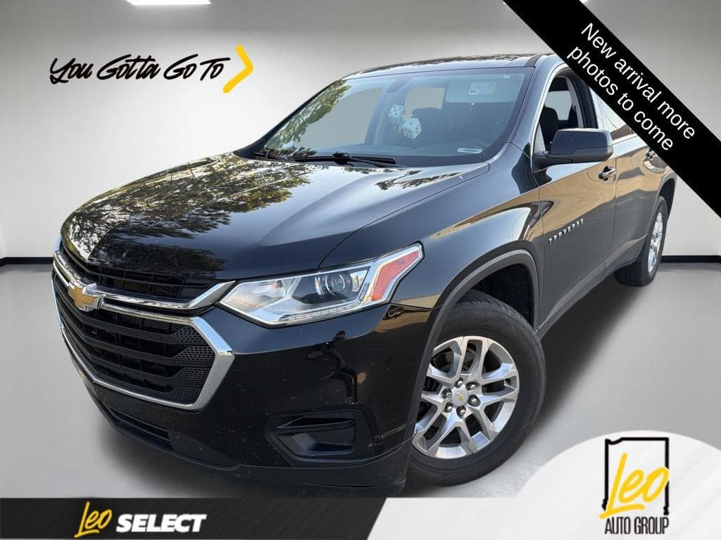 2021 Chevrolet Traverse LS — photo 1 of 5