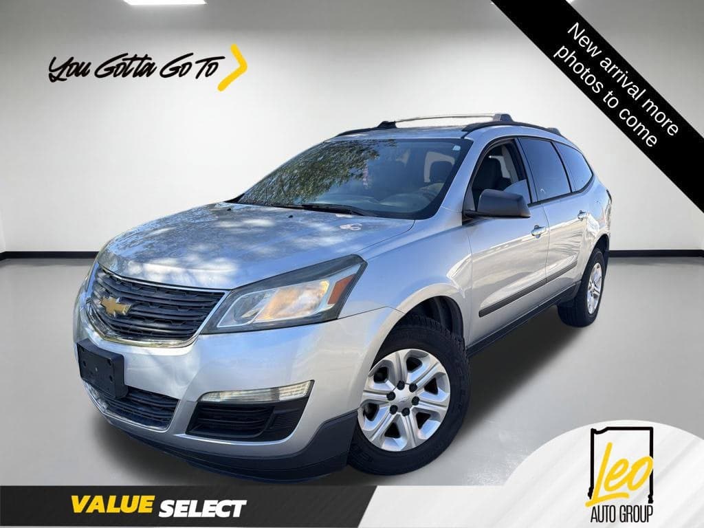 2013 Chevrolet Traverse LS — photo 1 of 5