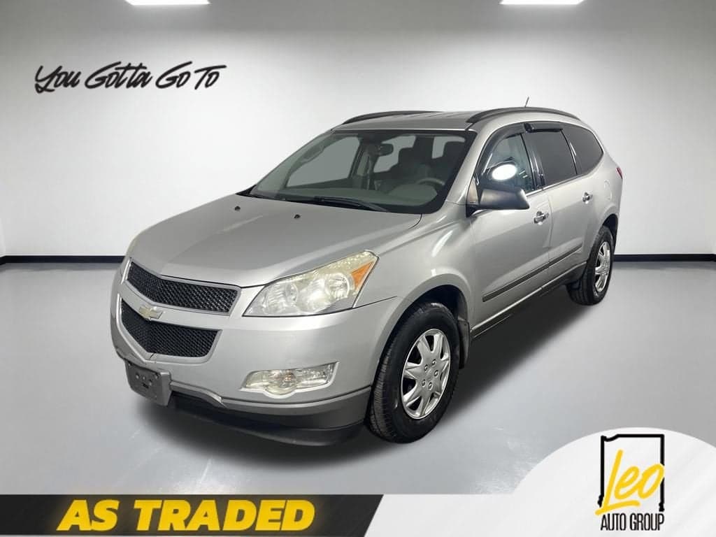 2012 Chevrolet Traverse LS — photo 1 of 31