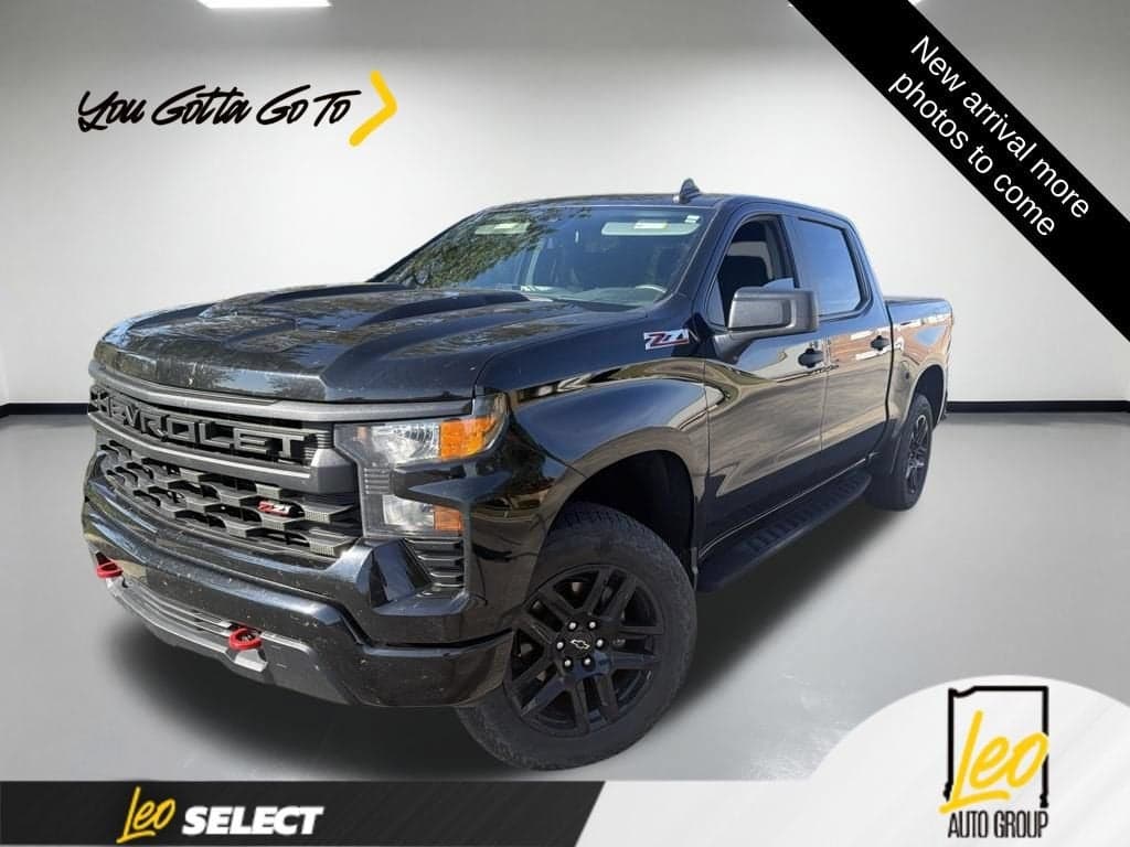 2025 Chevrolet Silverado 1500 Custom Trail Boss — photo 1 of 11