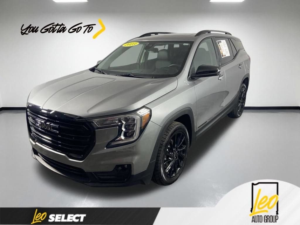 2023 GMC Terrain SLT — photo 1 of 2