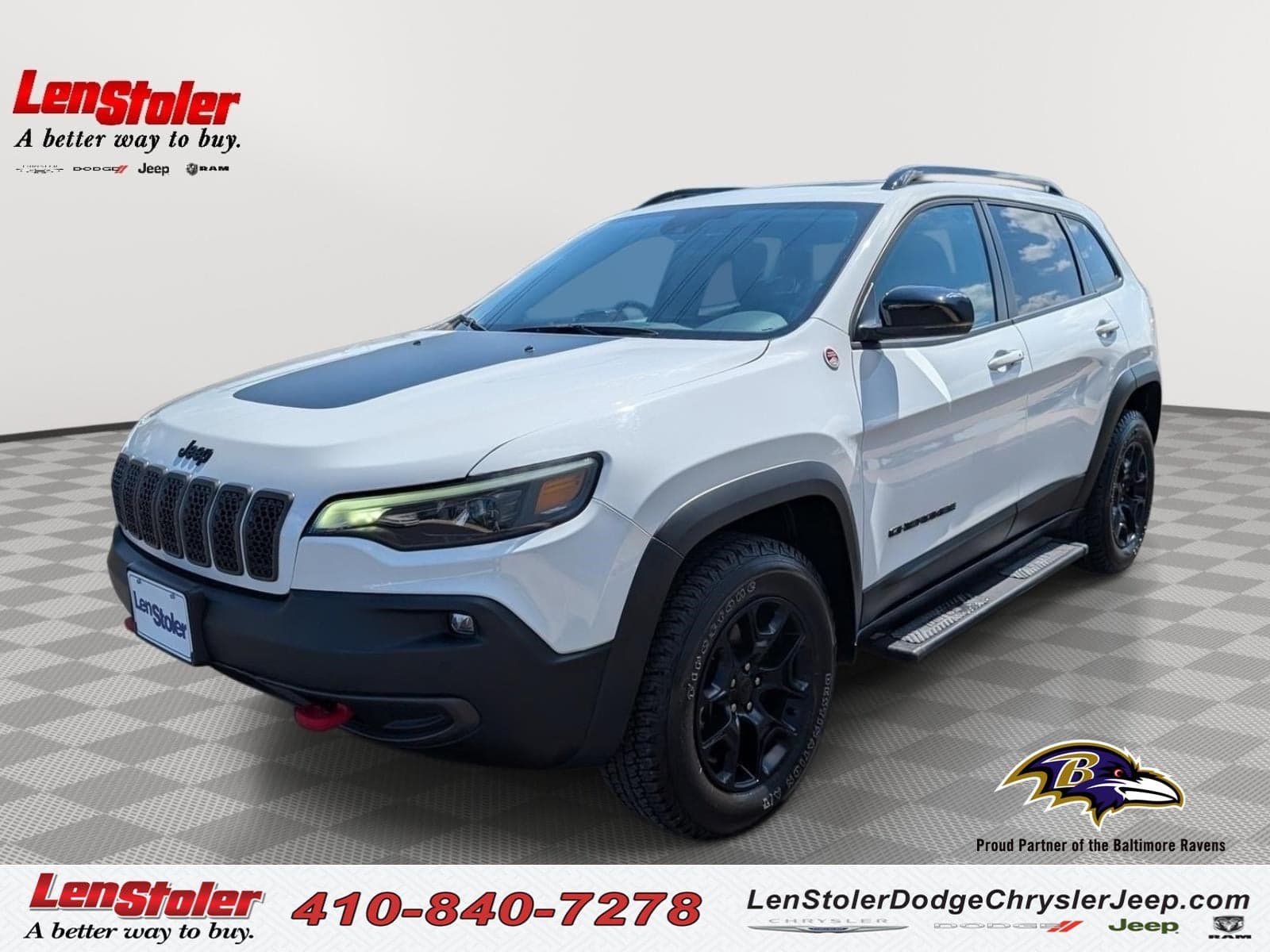 2023 Jeep Cherokee Trailhawk — photo 1 of 32