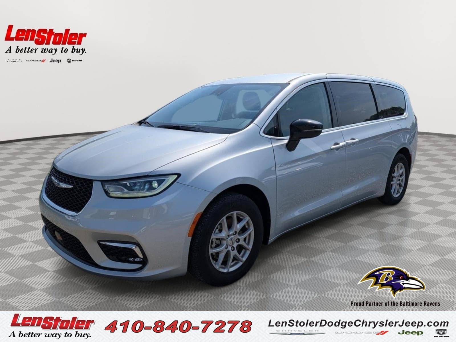 2024 Chrysler Pacifica Touring L — photo 1 of 40