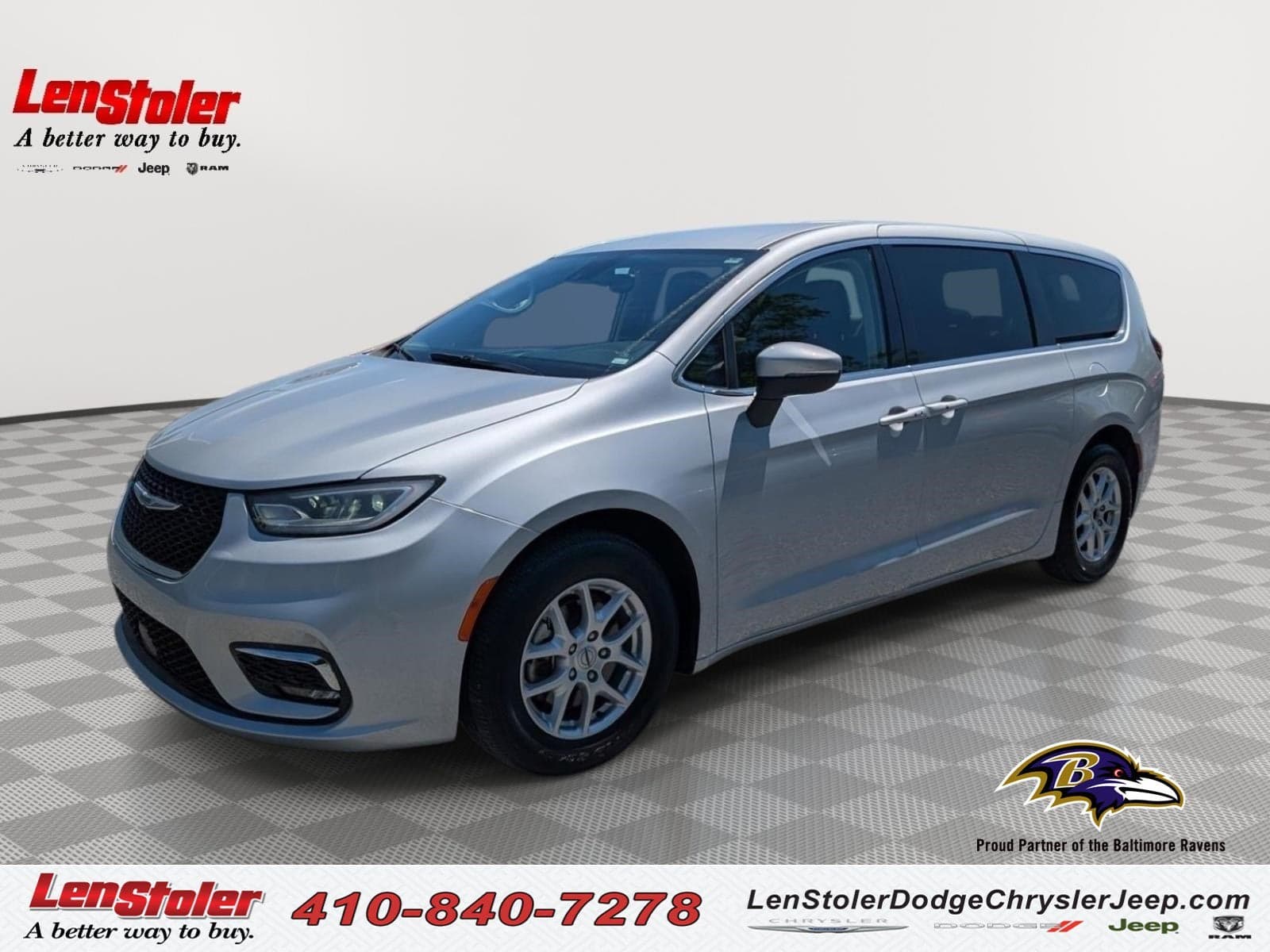 2023 Chrysler Pacifica Touring L — photo 1 of 39