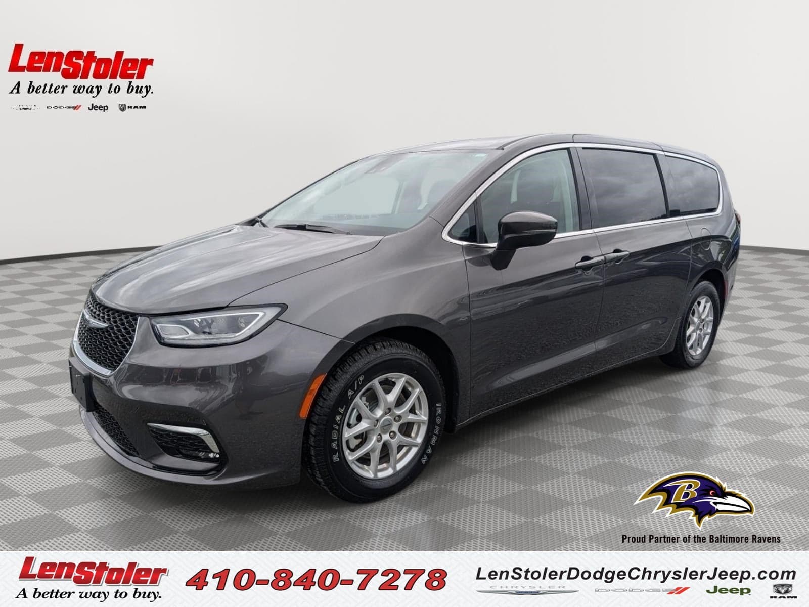 2023 Chrysler Pacifica Touring L — photo 1 of 42