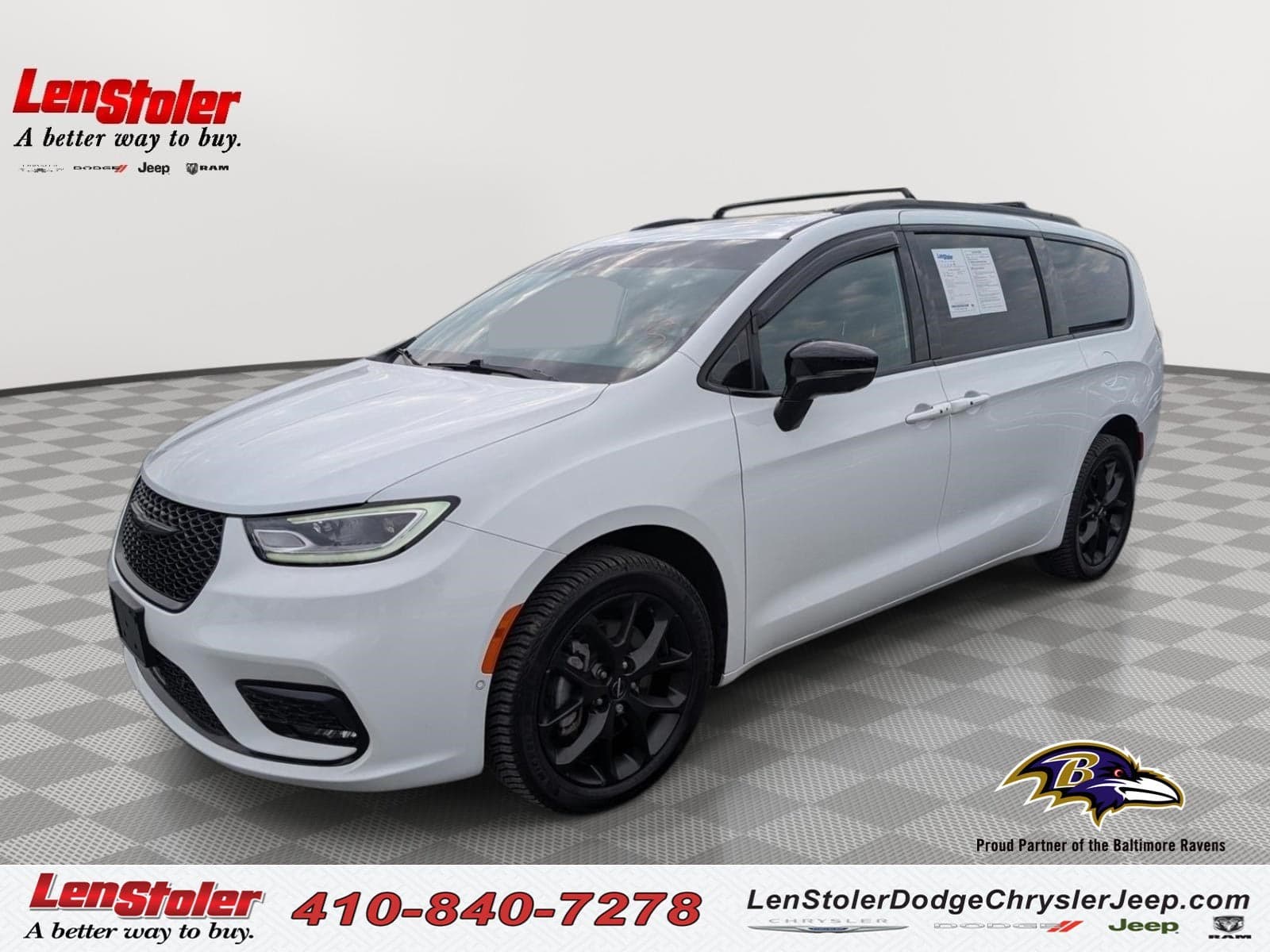 2023 Chrysler Pacifica Limited — photo 1 of 48