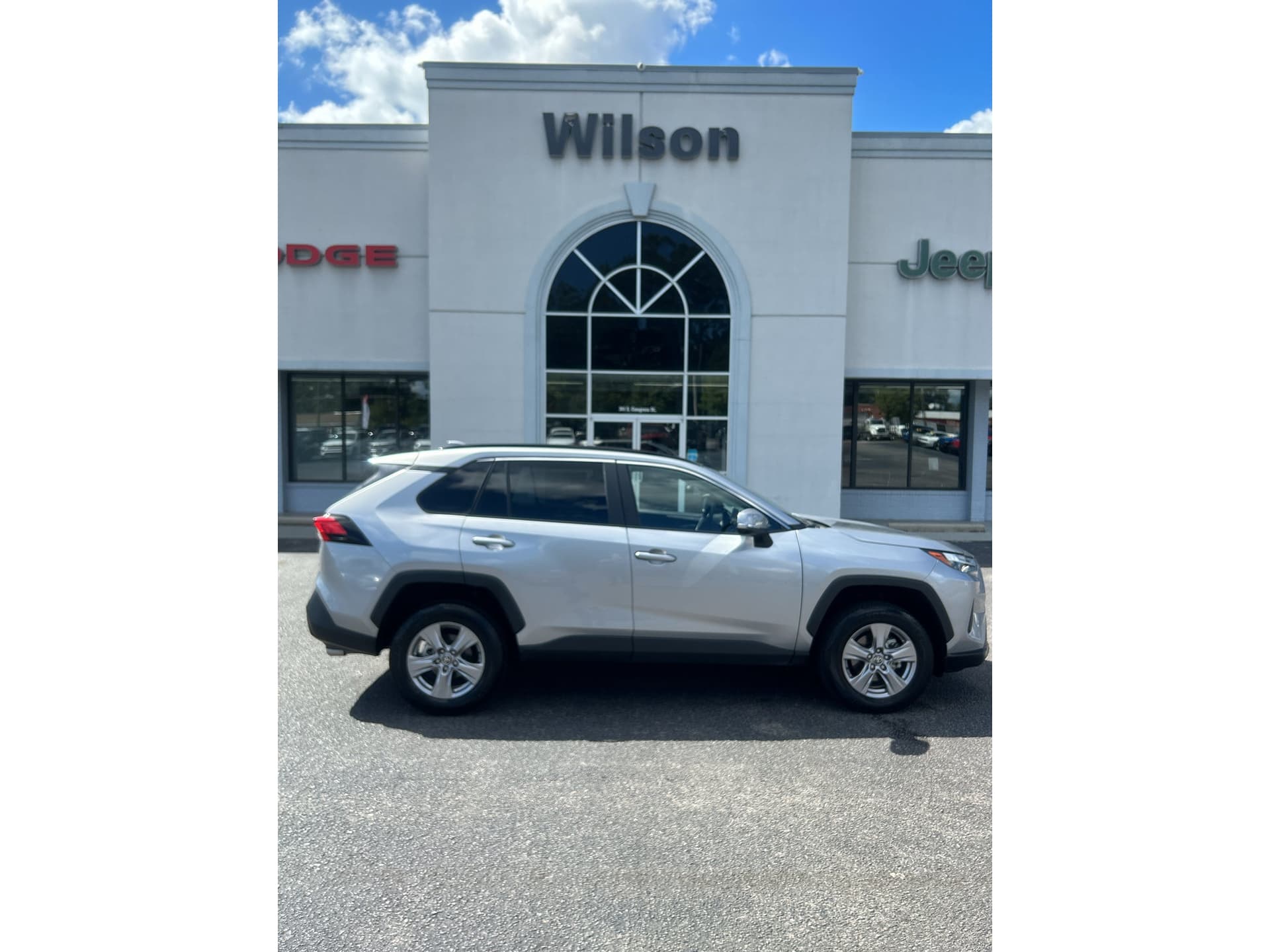 2025 Toyota RAV4 XLE — photo 1 of 31