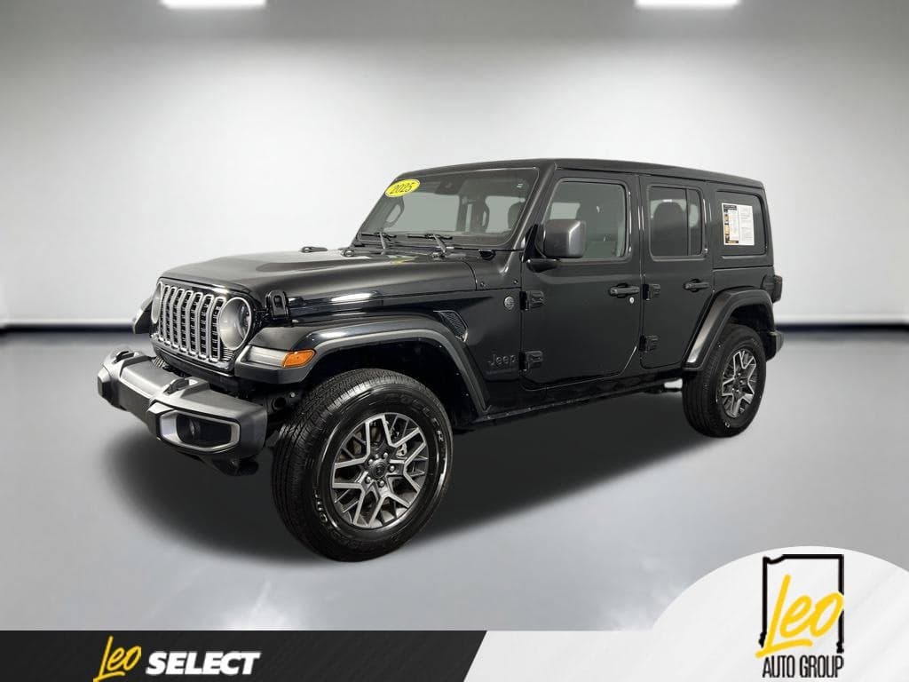 2025 Jeep Wrangler Sahara — photo 1 of 32
