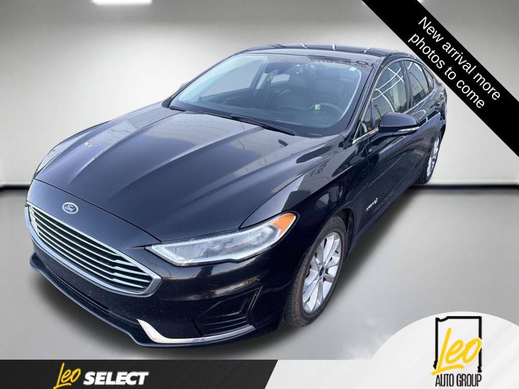 2019 Ford Fusion Hybrid SEL — photo 1 of 5