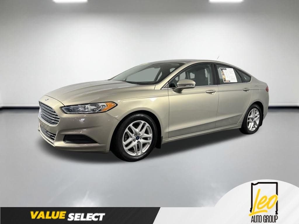 2015 Ford Fusion SE — photo 1 of 30