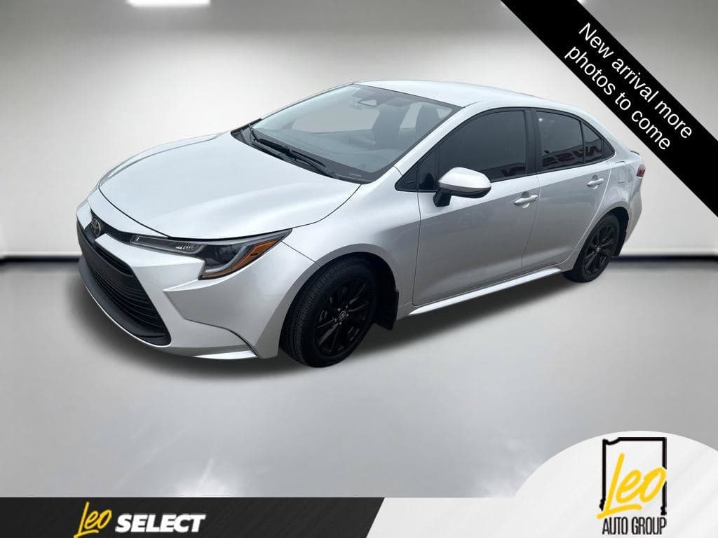 2025 Toyota Corolla LE — photo 1 of 5