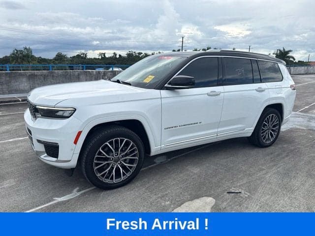 2023 Jeep Grand Cherokee L Summit Reserve — photo 1 of 36