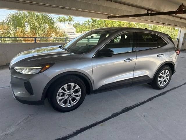 2023 Ford Escape Active — photo 1 of 20