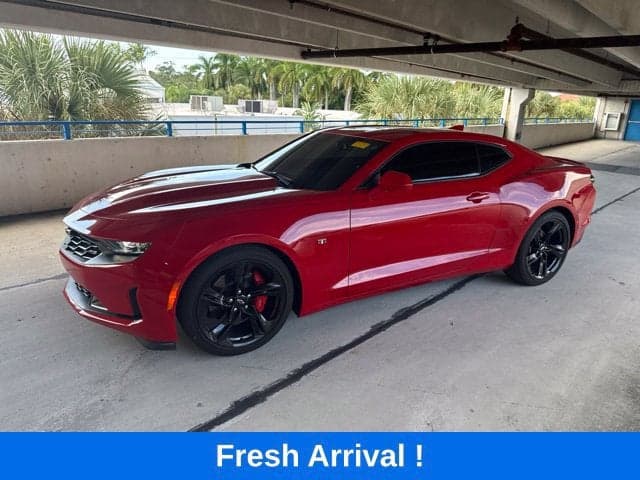 2022 Chevrolet Camaro 1LT — photo 1 of 5