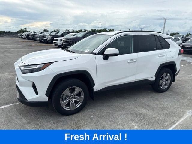 2024 Toyota RAV4 Hybrid XLE — photo 1 of 23