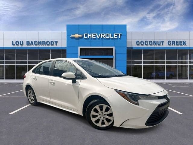 2024 Toyota Corolla LE — photo 1 of 37