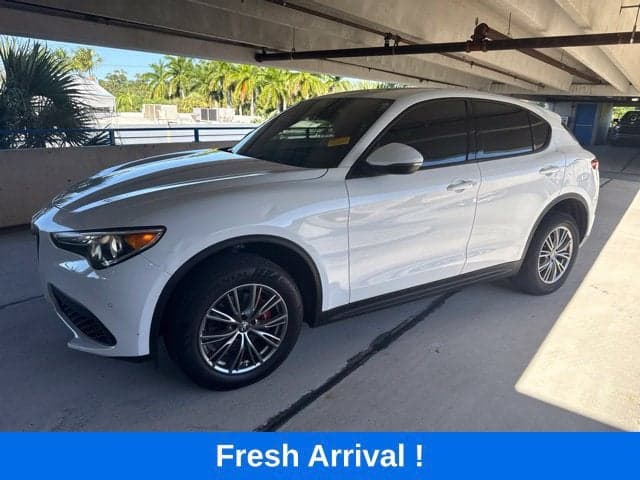 2023 Alfa Romeo Stelvio Sprint — photo 1 of 5