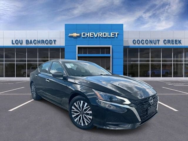 2024 Nissan Altima 2.5 SV — photo 1 of 40