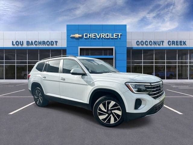 2024 Volkswagen Atlas 2.0T SE w/Technology — photo 1 of 38