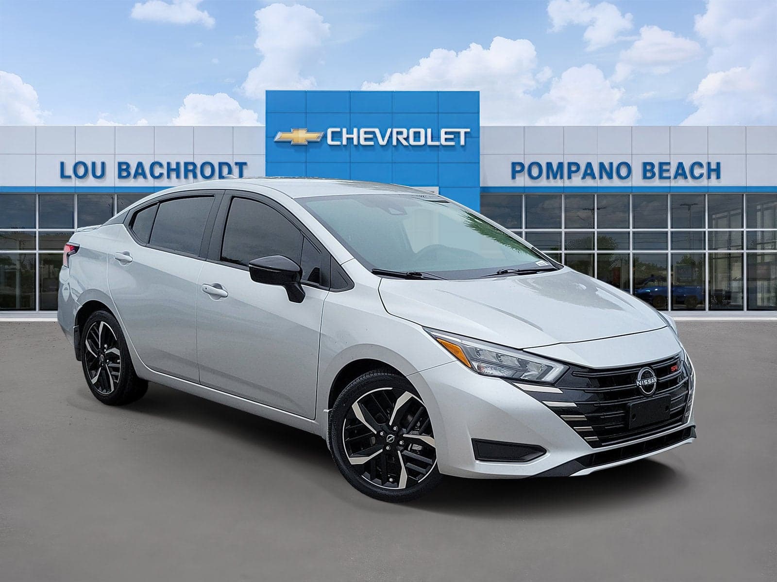 2025 Nissan Versa SR — photo 1 of 28