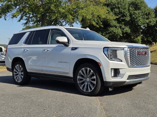 2023 GMC Yukon Denali — photo 1 of 5