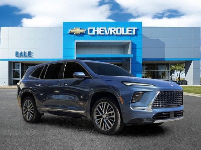 2025 Buick Enclave Avenir — photo 1 of 11