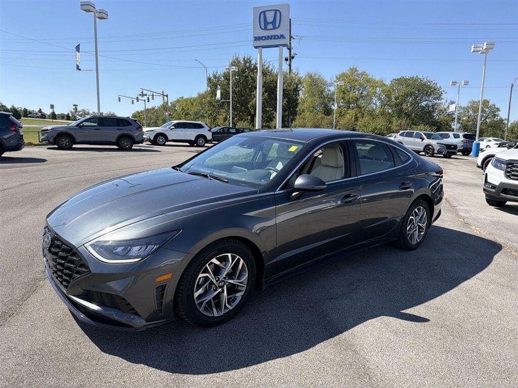 2022 Hyundai Sonata SEL — photo 1 of 5