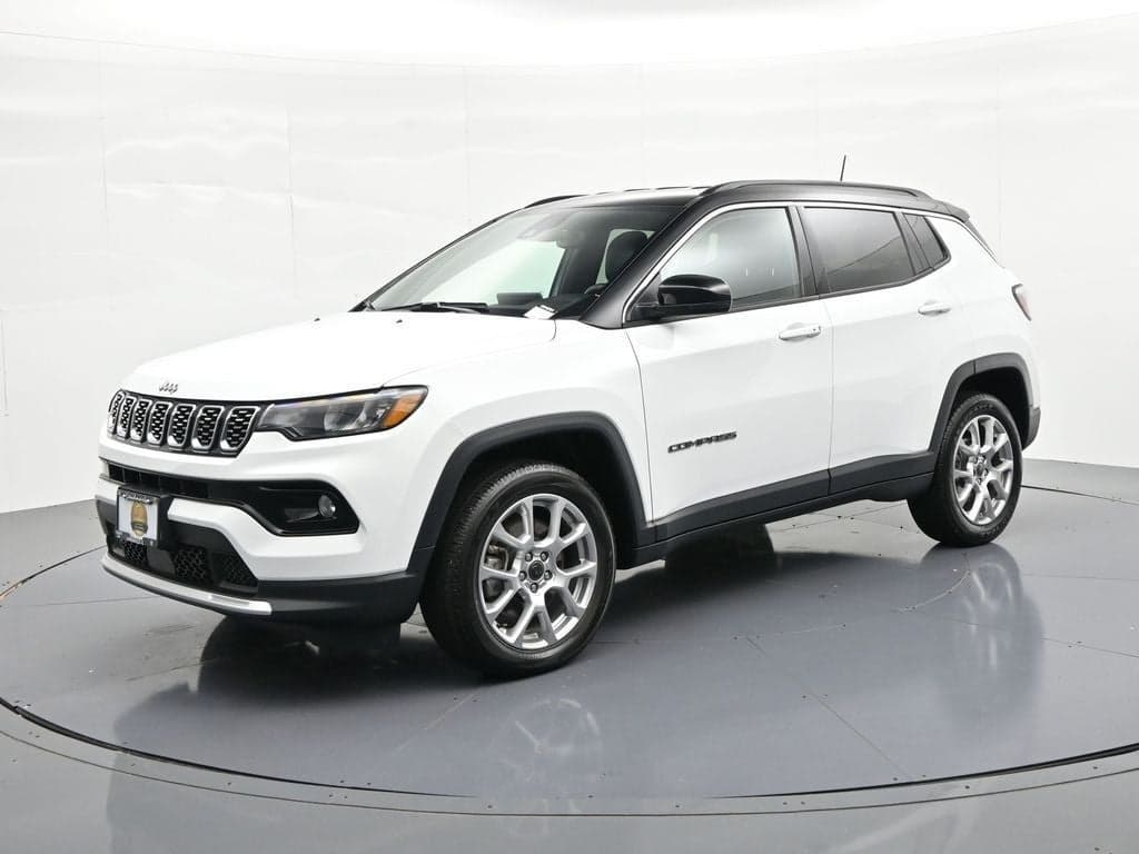 2025 Jeep Compass Limited 4x4 — photo 1 of 39