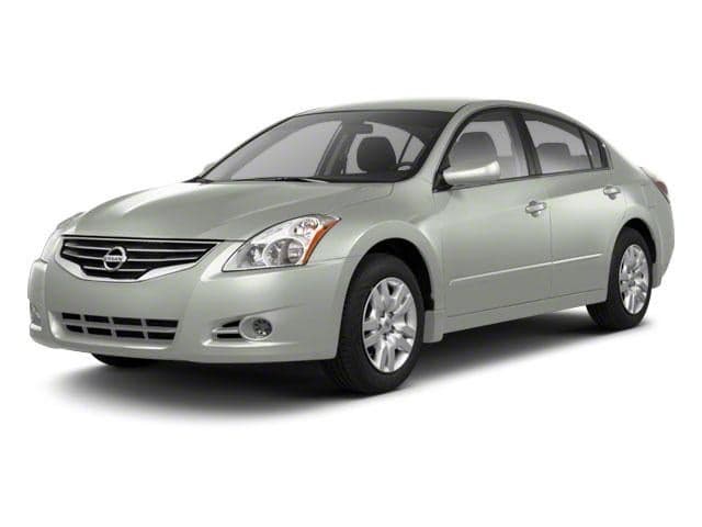 2010 Nissan Altima 3.5 SR — photo 1 of 24