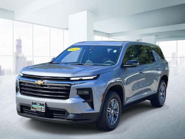 2024 Chevrolet Traverse Base — photo 1 of 49