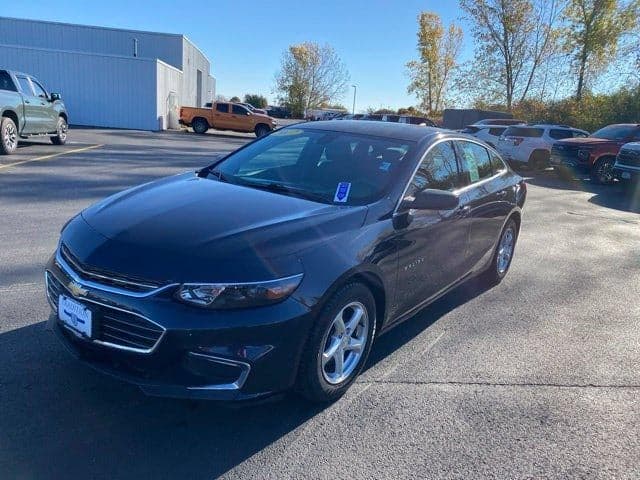 2017 Chevrolet Malibu 1LS — photo 1 of 5
