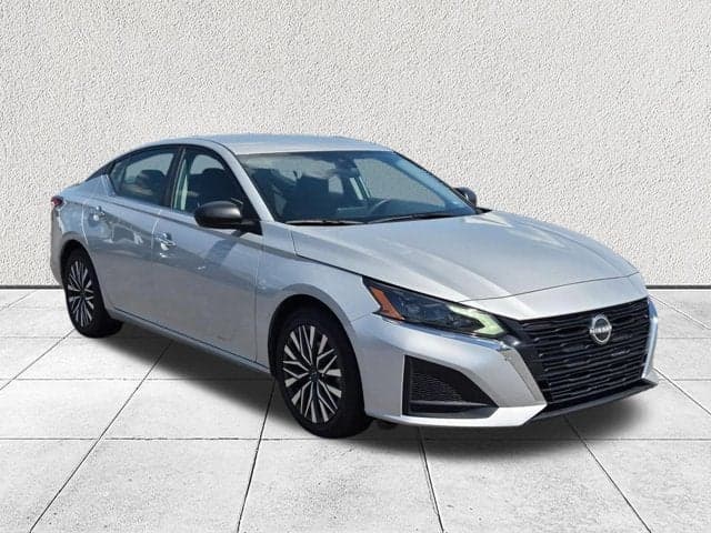 2025 Nissan Altima SV — photo 1 of 22