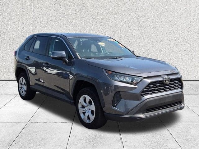 2022 Toyota RAV4 LE — photo 1 of 22