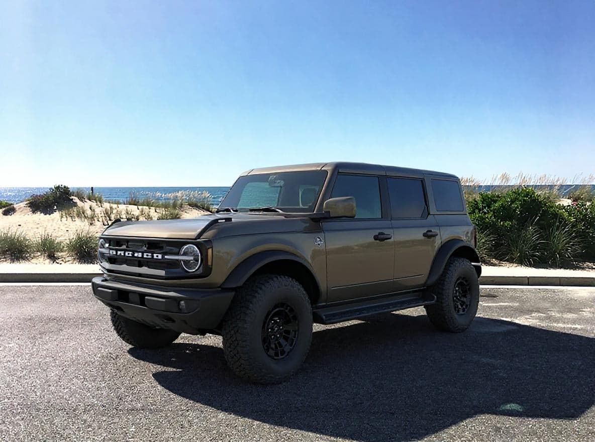 2026 Ford Bronco Outer Banks — photo 1 of 25