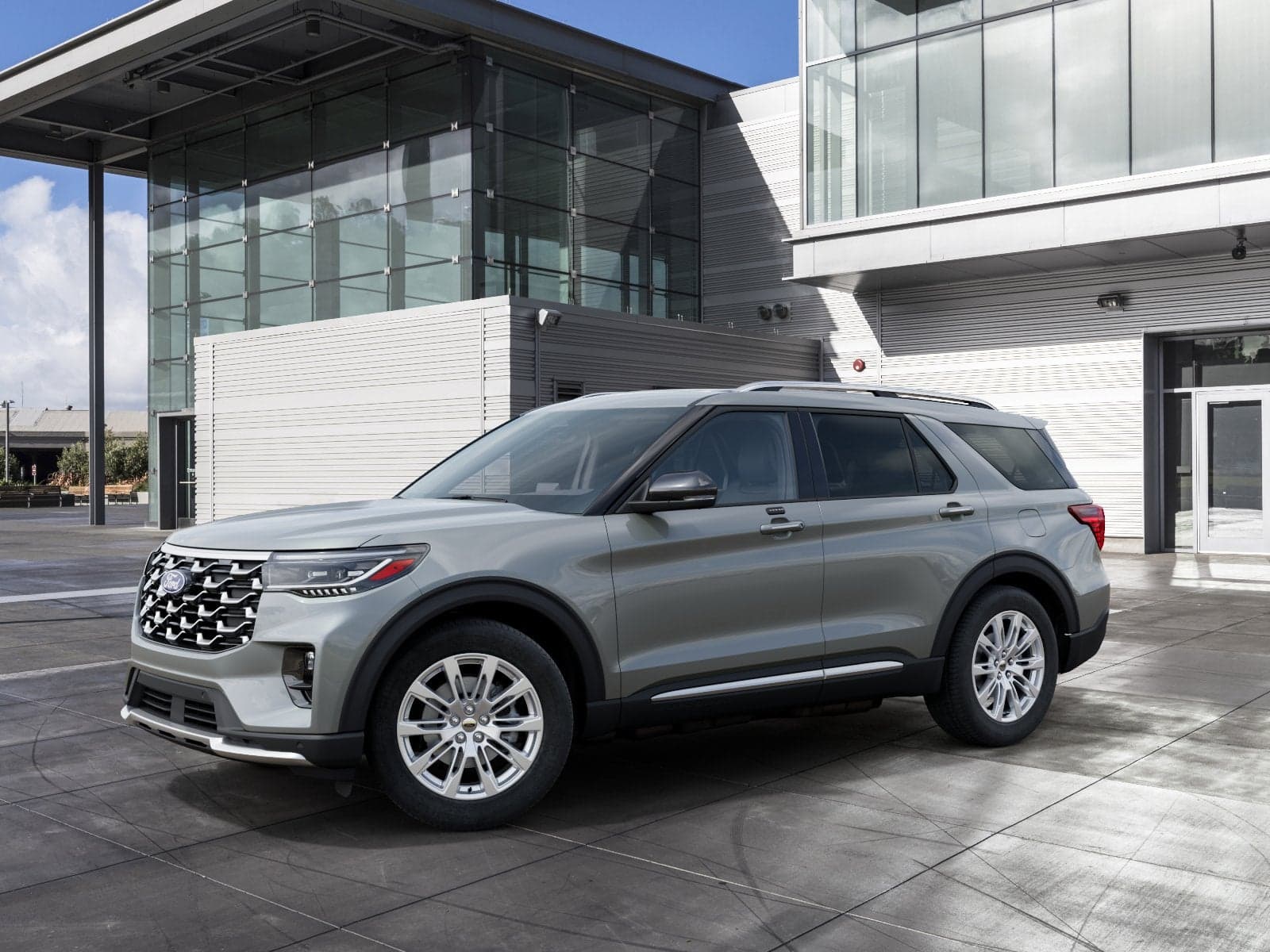 2027 Ford Explorer Platinum — photo 1 of 23