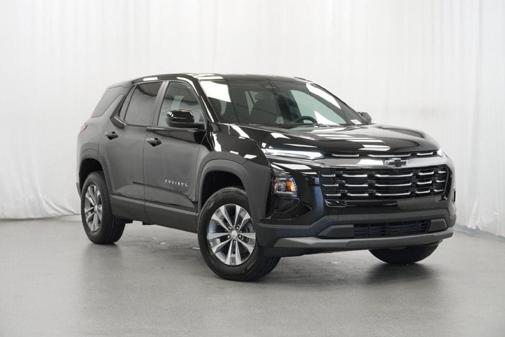 2027 Chevrolet Equinox FWD LT — photo 1 of 5