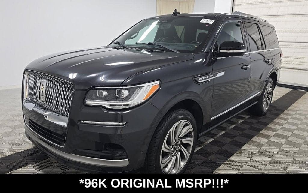 2023 Lincoln Navigator Reserve — photo 1 of 3